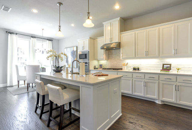 CASTLE HILLS OFFERS NEW LOW-MAINTENANCE, LUXURY TOWNHOMES